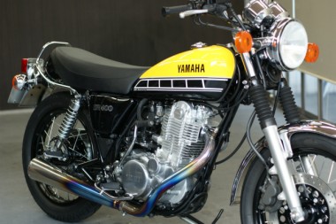 YAMAHA SR 400