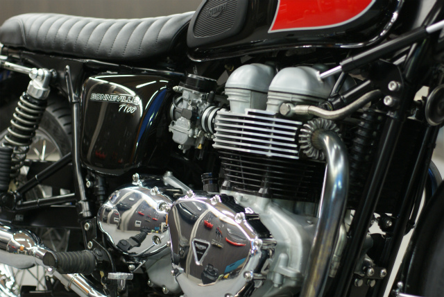 TRIUMPH　BONNEVILLE コーティング実績画像