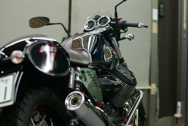 MOTO GUZZI V7 Ⅱ　RACER コーティング実績画像